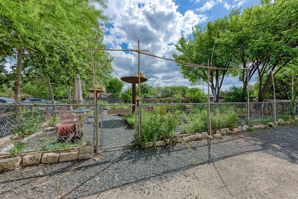 2401 E 6th Street Austin TX 78702
