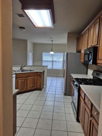 808 Busleigh Castle Way Pflugerville TX 78660