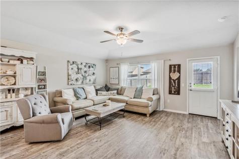 409 Lewisville Lane Leander TX 78641