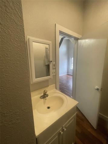 1108 W Mccarty Lane San Marcos TX 78666