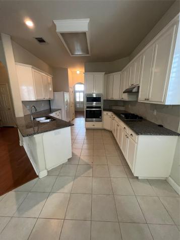 6126 Hartson Kyle TX 78640