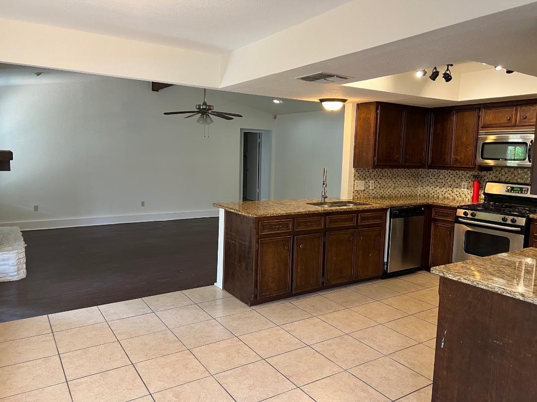 1009 Whispering Drive Round Rock TX 78664