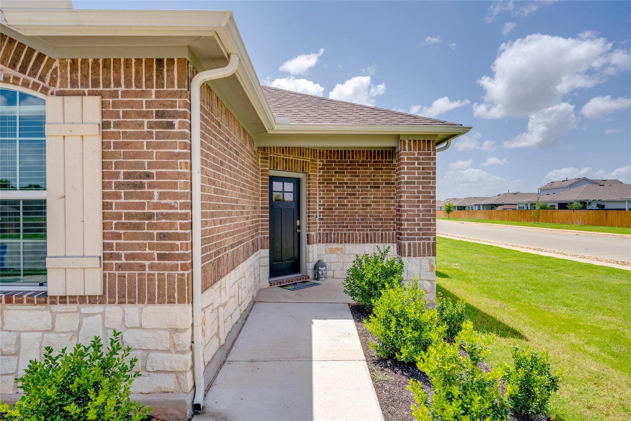 102 Rainmaker Cove Bastrop TX 78602