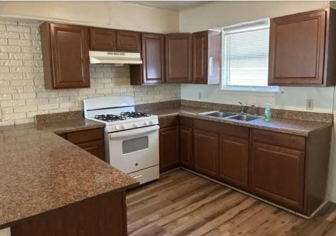 606 W 4th Street Taylor TX 76574