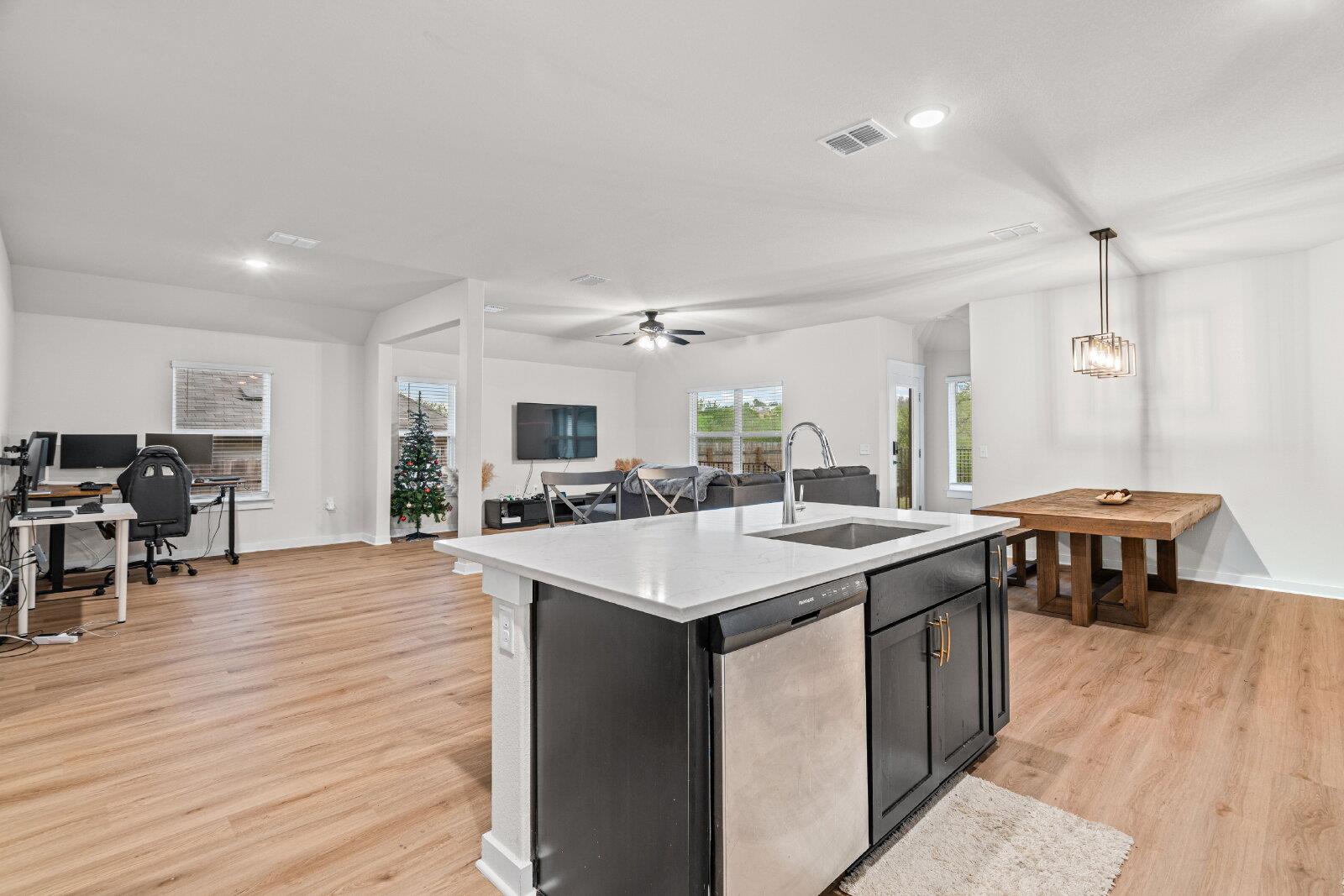 7619 Grenadine Bloom Bend Del Valle TX 78617