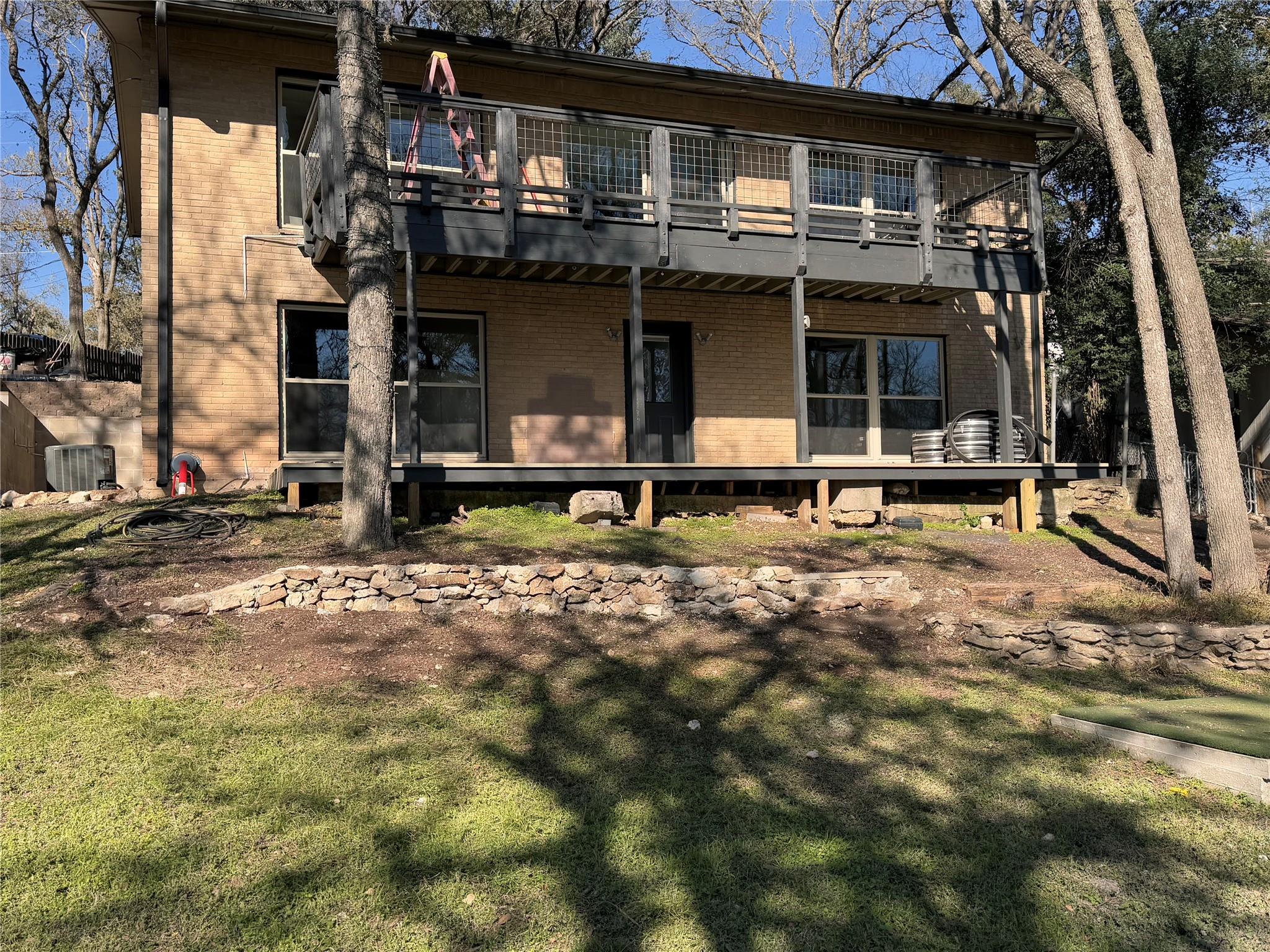 907 Hillyer Street San Marcos TX 78666