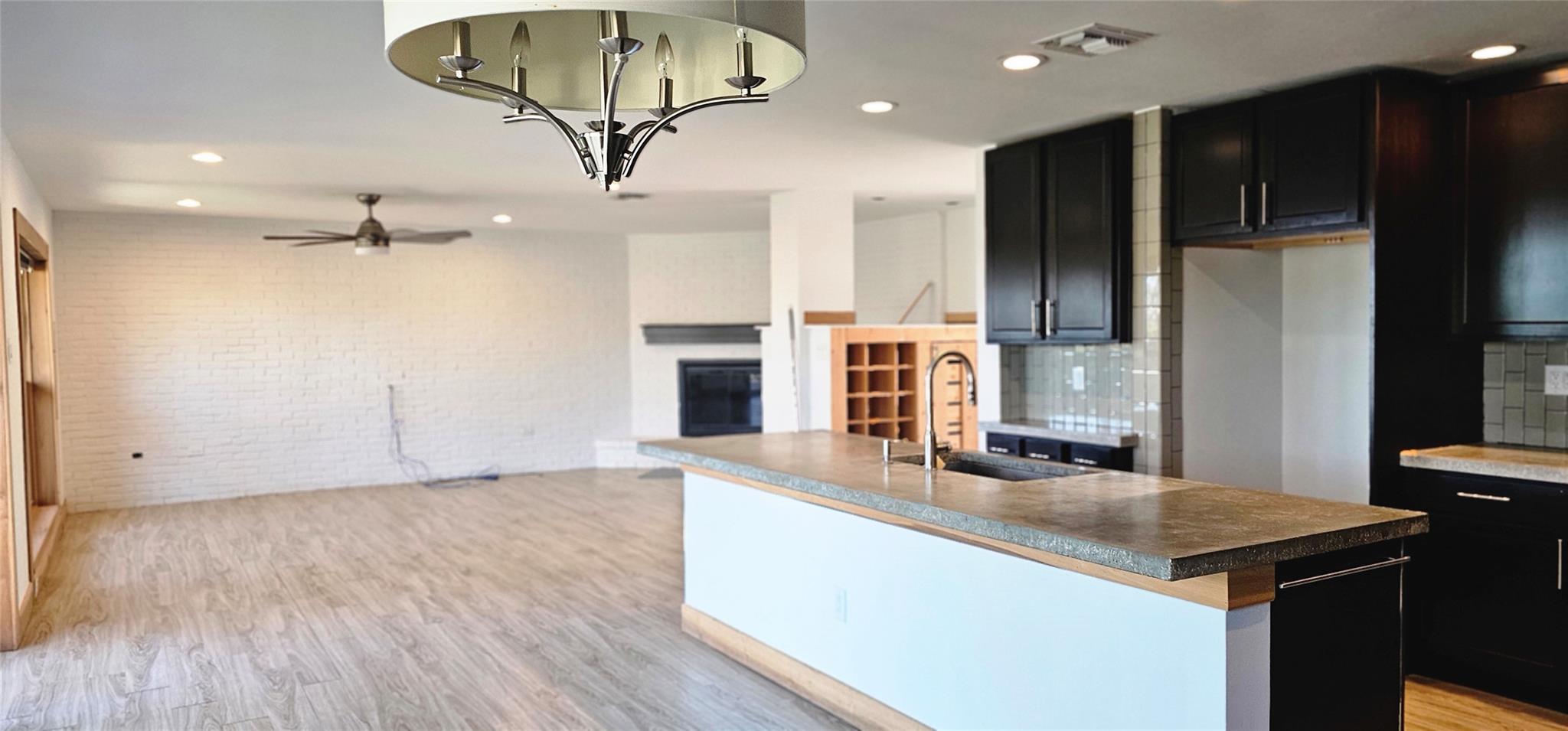 907 Hillyer Street San Marcos TX 78666