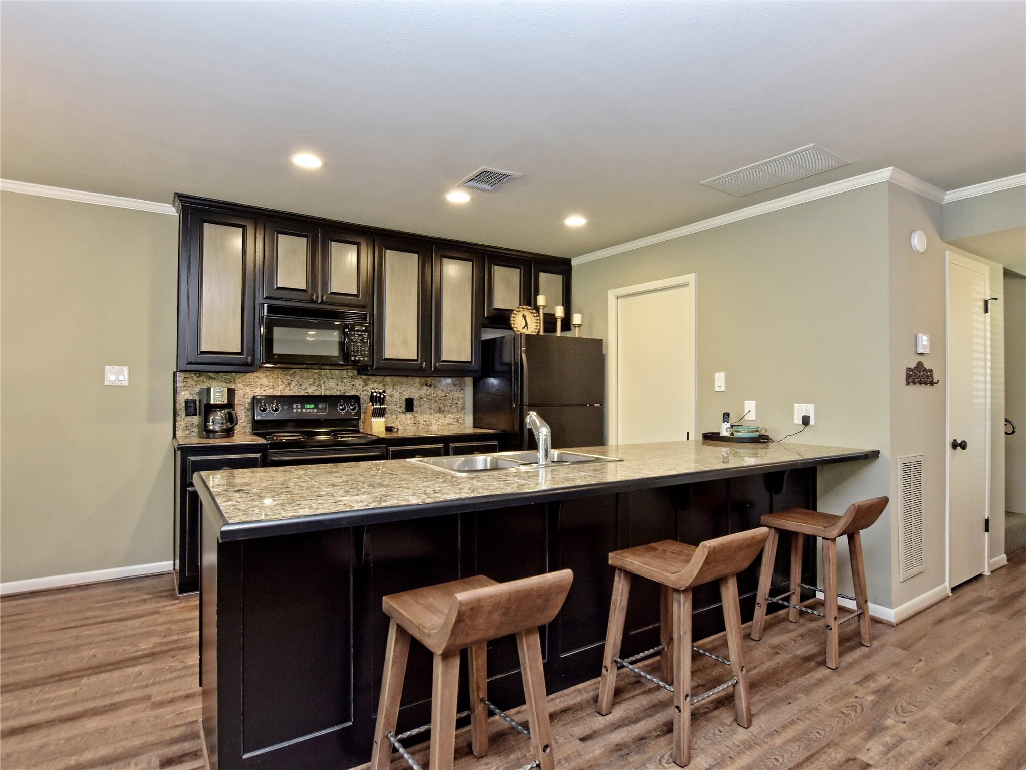 222 Lido Street Lakeway TX 78734