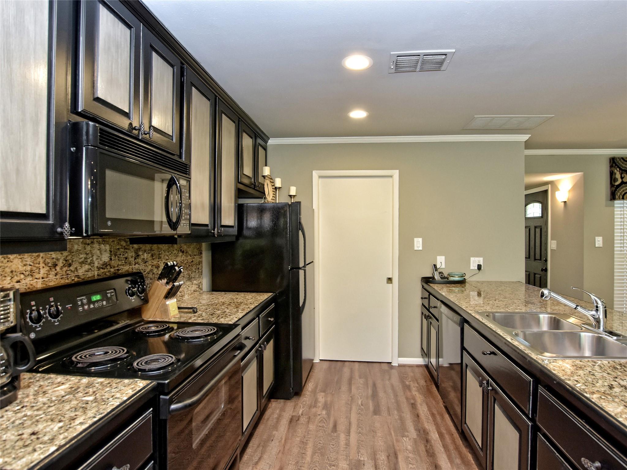 222 Lido Street Lakeway TX 78734