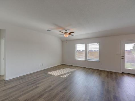 112 Holmby Drive Hutto TX 78634