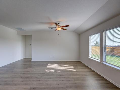112 Holmby Drive Hutto TX 78634