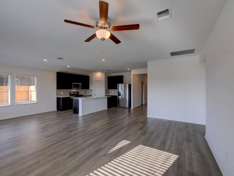 112 Holmby Drive Hutto TX 78634