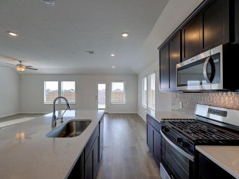 112 Holmby Drive Hutto TX 78634