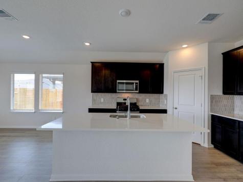 112 Holmby Drive Hutto TX 78634