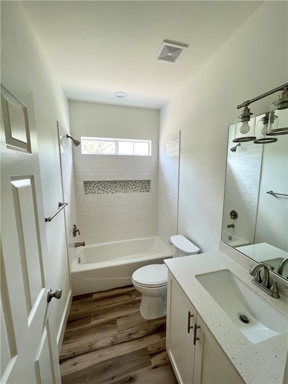104 Cowal Drive S Briarcliff TX 78669