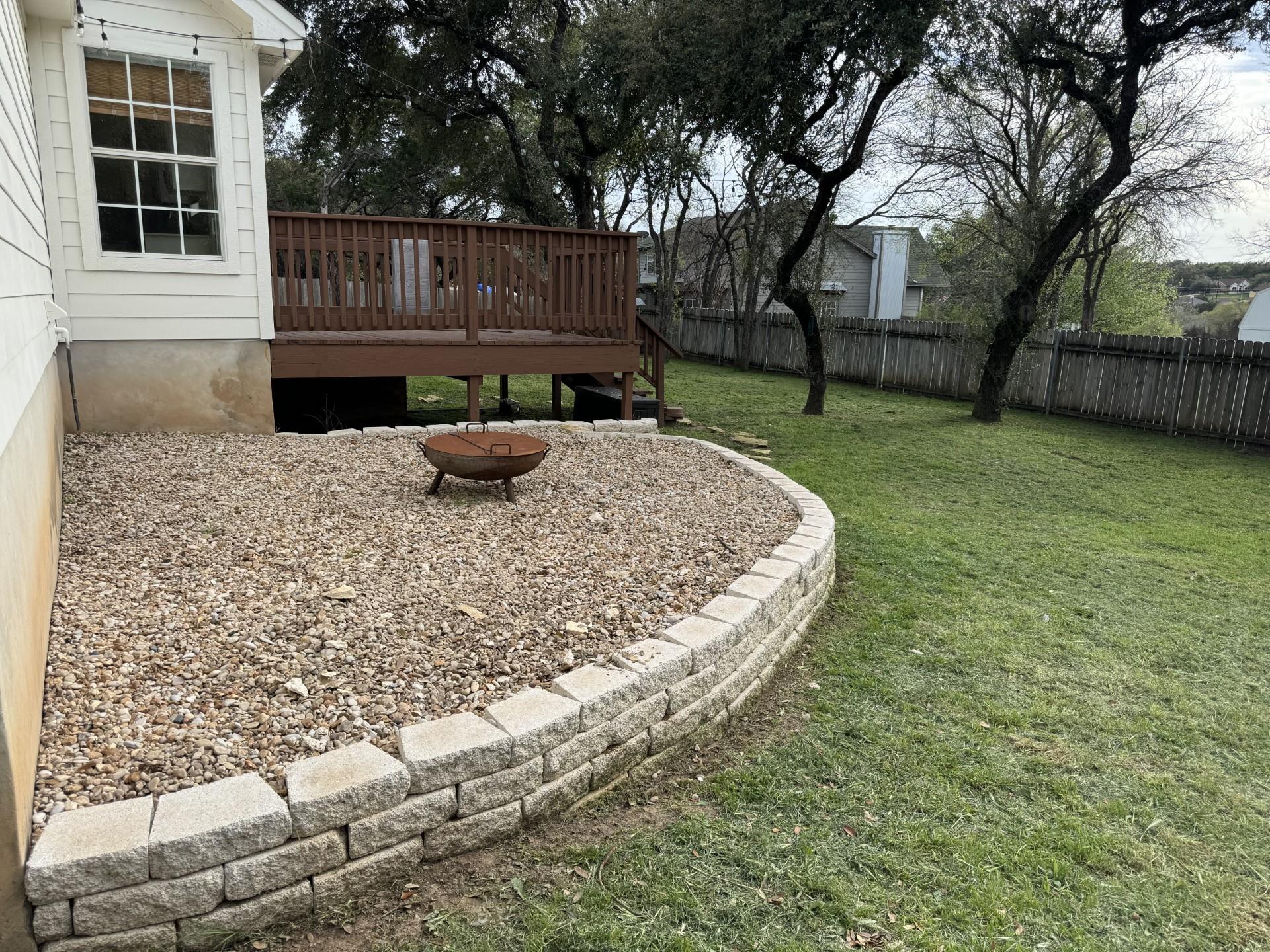 104 Cowal Drive S Briarcliff TX 78669