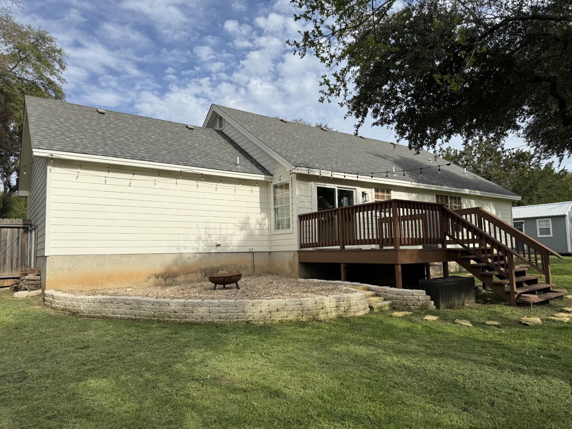 104 Cowal Drive S Briarcliff TX 78669
