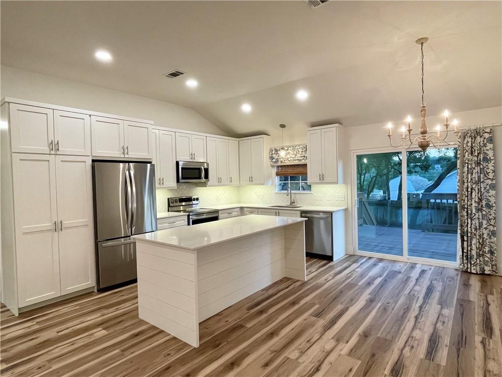 104 Cowal Drive S Briarcliff TX 78669