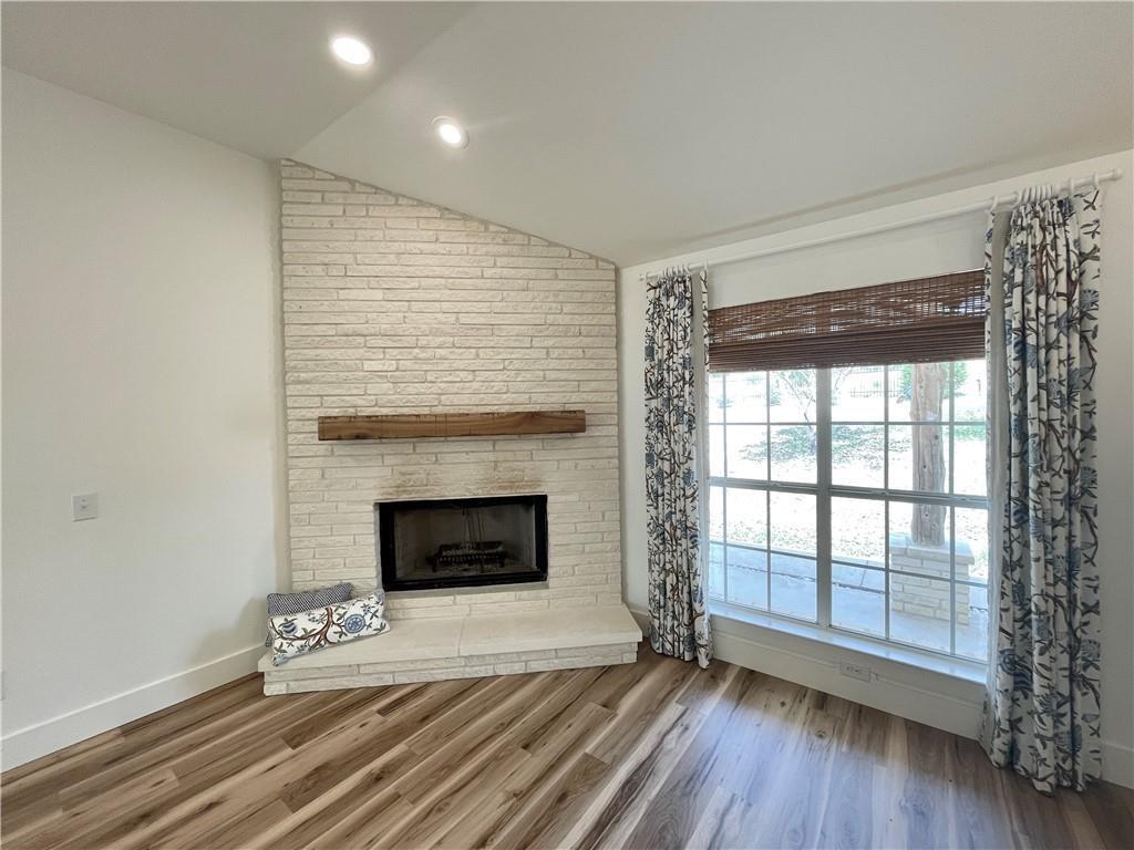 104 Cowal Drive S Briarcliff TX 78669