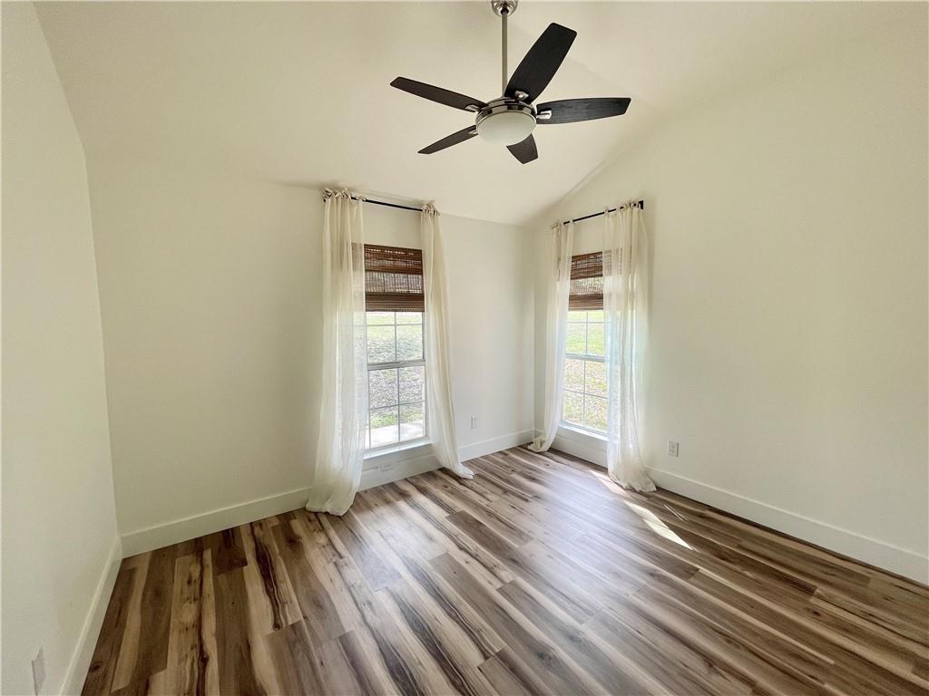 104 Cowal Drive S Briarcliff TX 78669