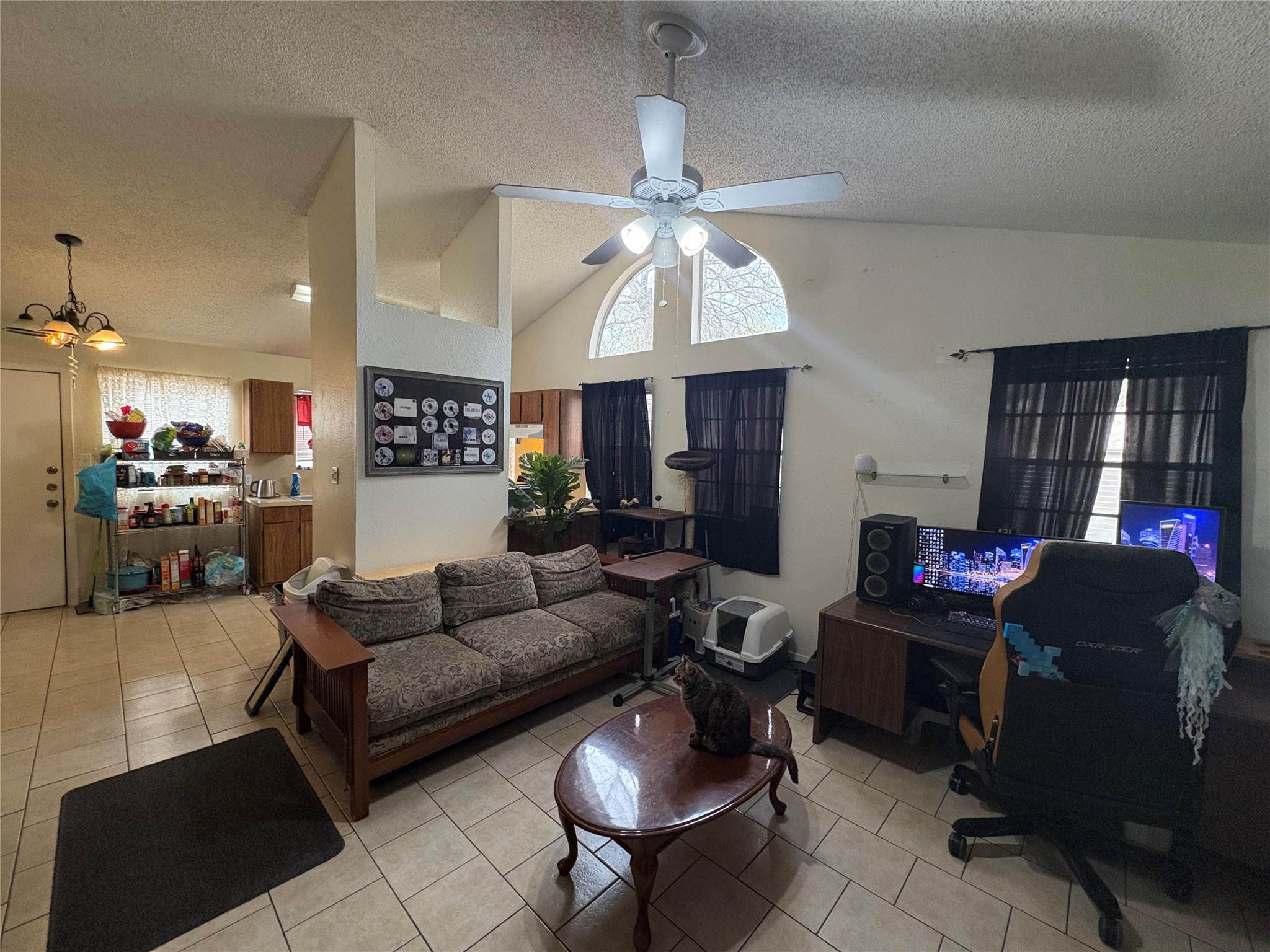 8811-B Pineridge Drive Austin TX 78729