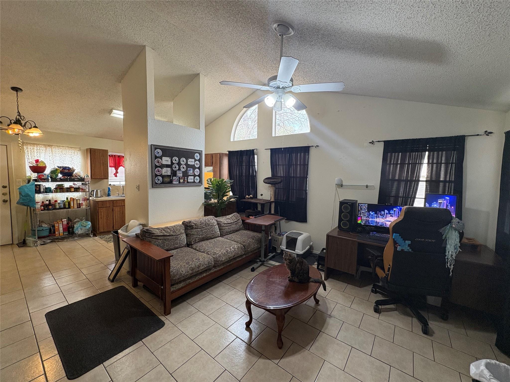 8811-B Pineridge Drive Austin TX 78729