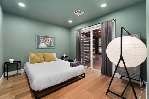 2804 Crest Avenue Austin TX 78702