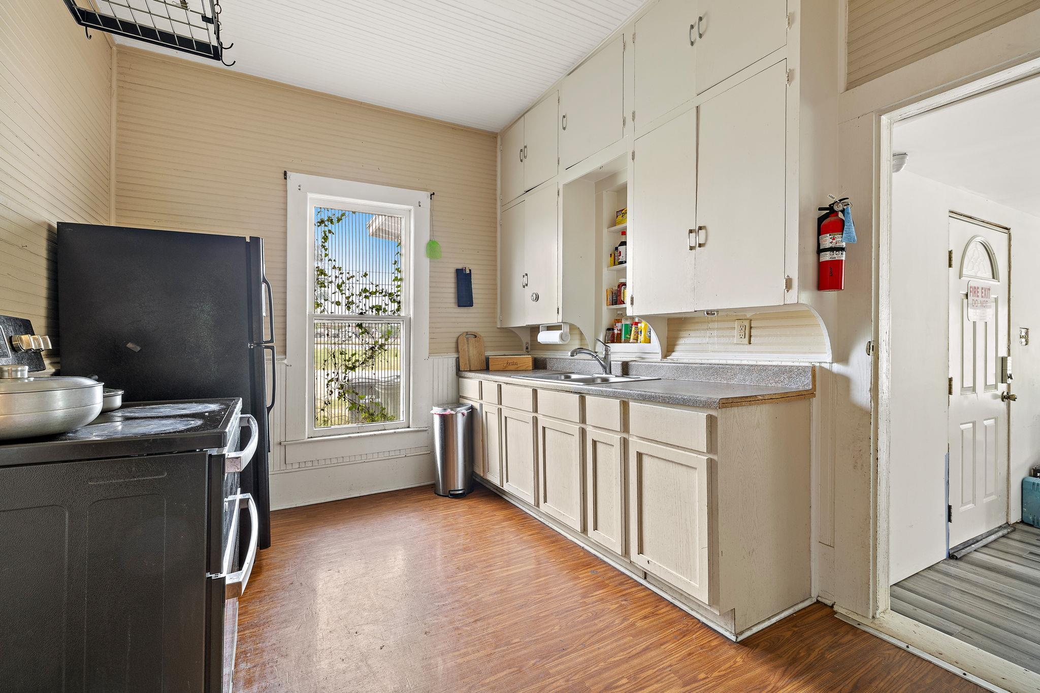 103 E Willis Street Leander TX 78641