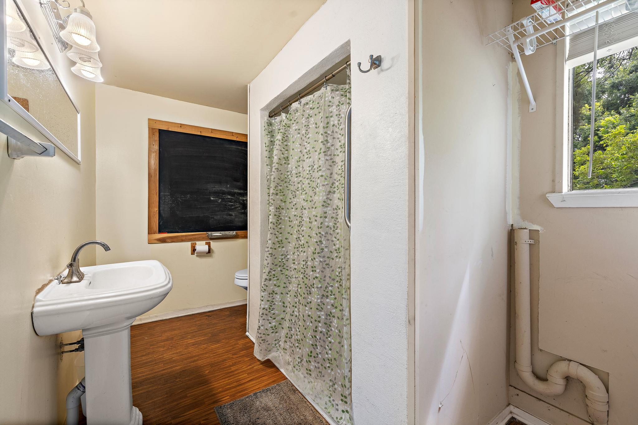 103 E Willis Street Leander TX 78641