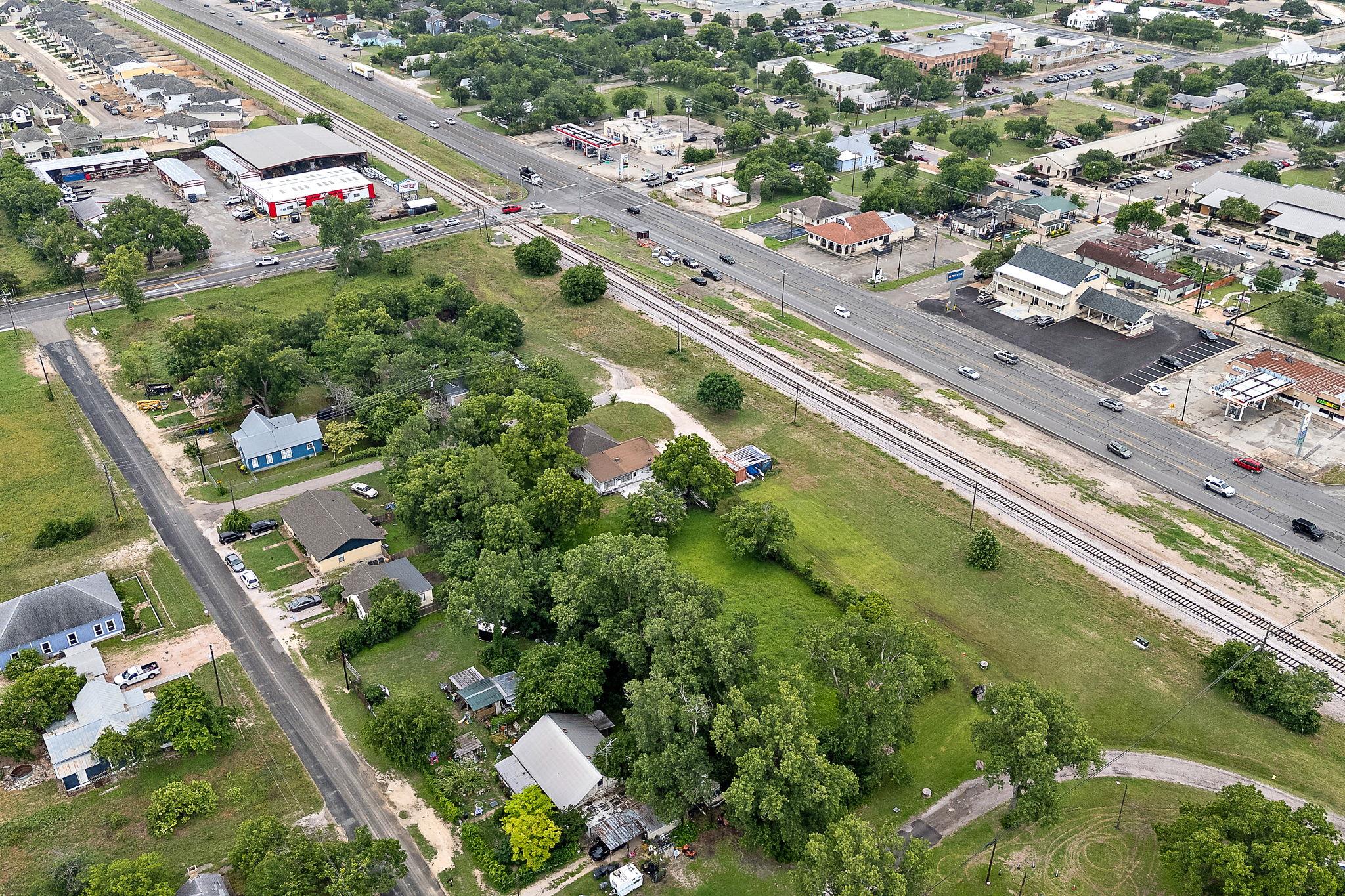 103 E Willis Street Leander TX 78641