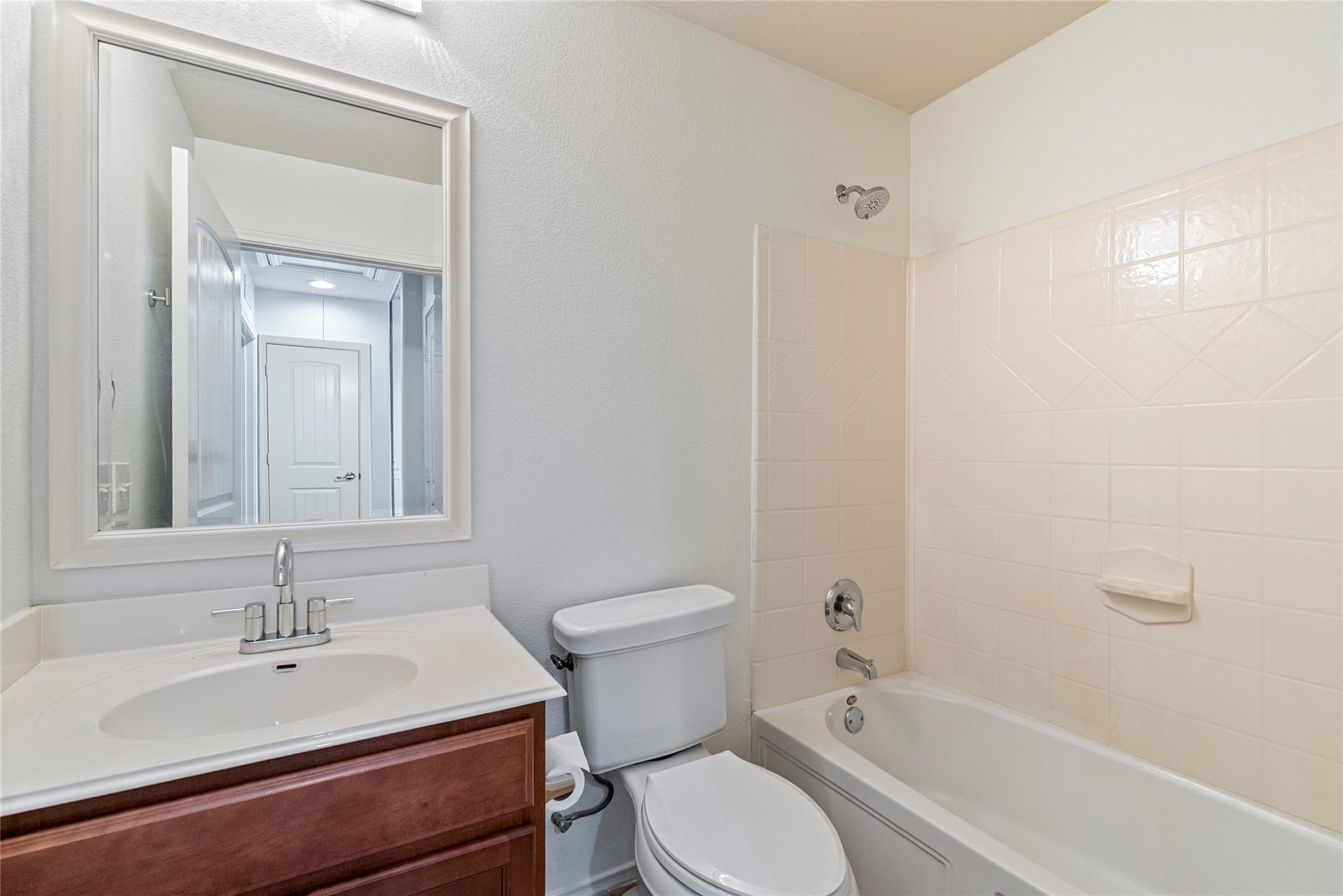 10200 E Lone Pine Lane Austin TX 78747