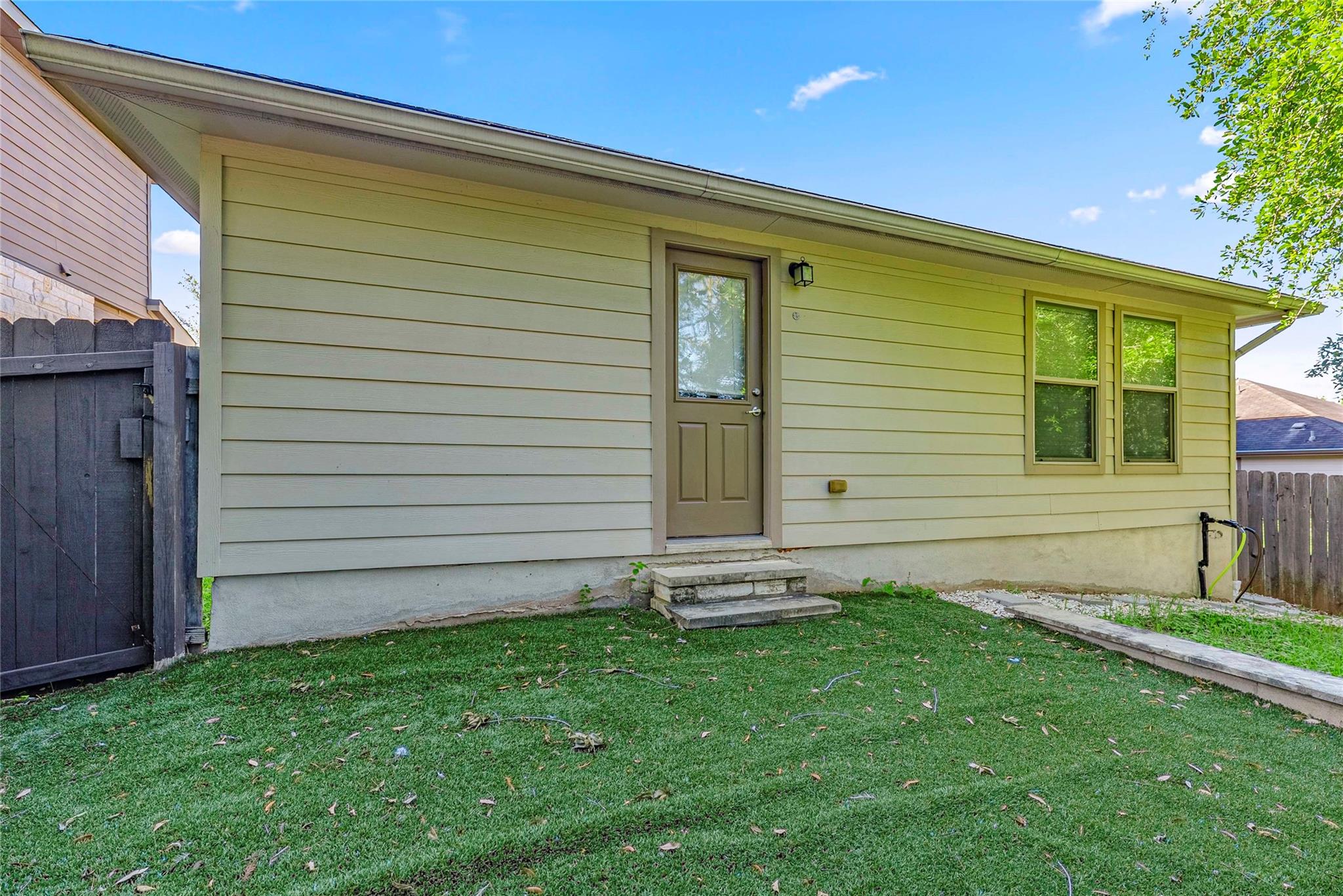 10200 E Lone Pine Lane Austin TX 78747