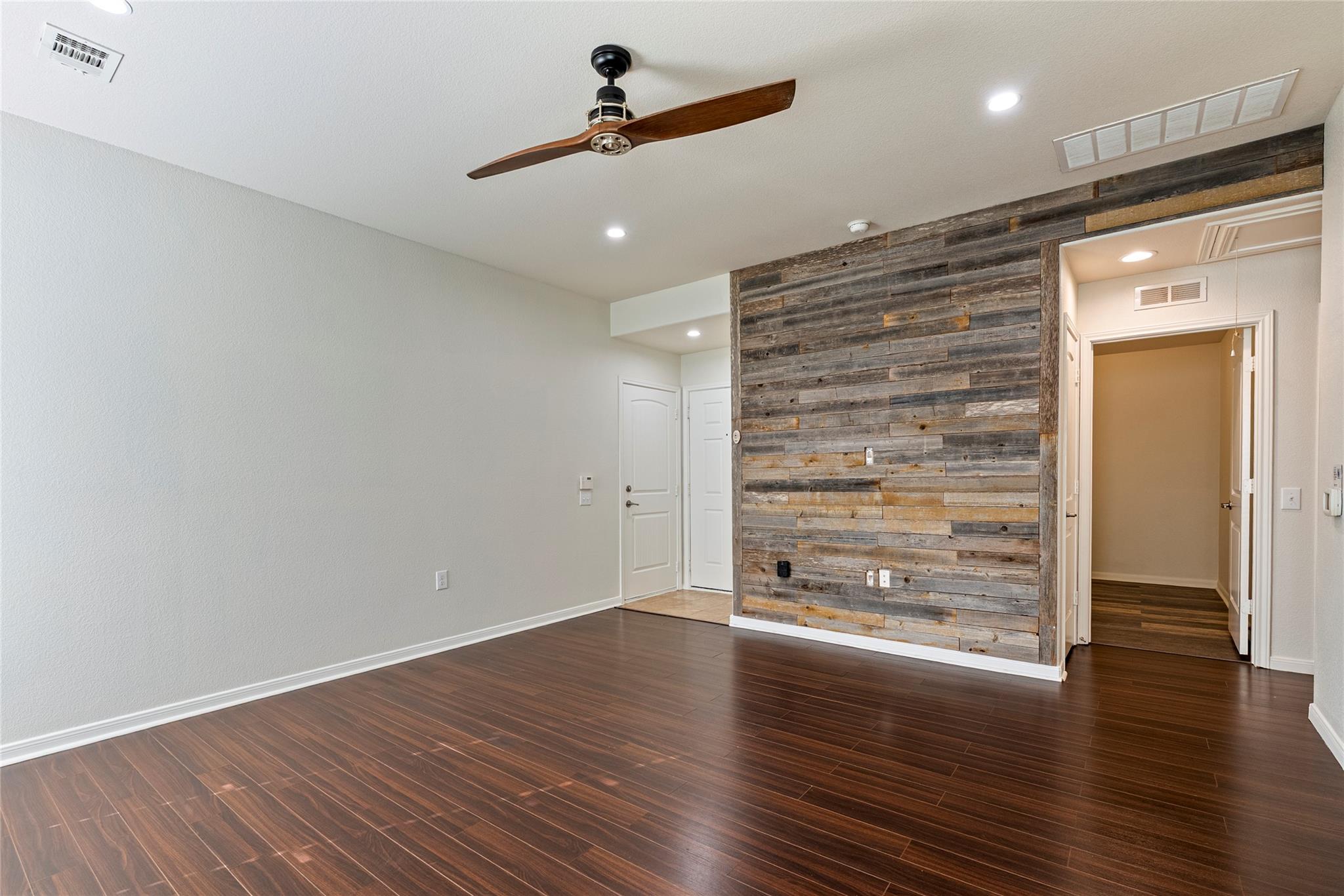 10200 E Lone Pine Lane Austin TX 78747