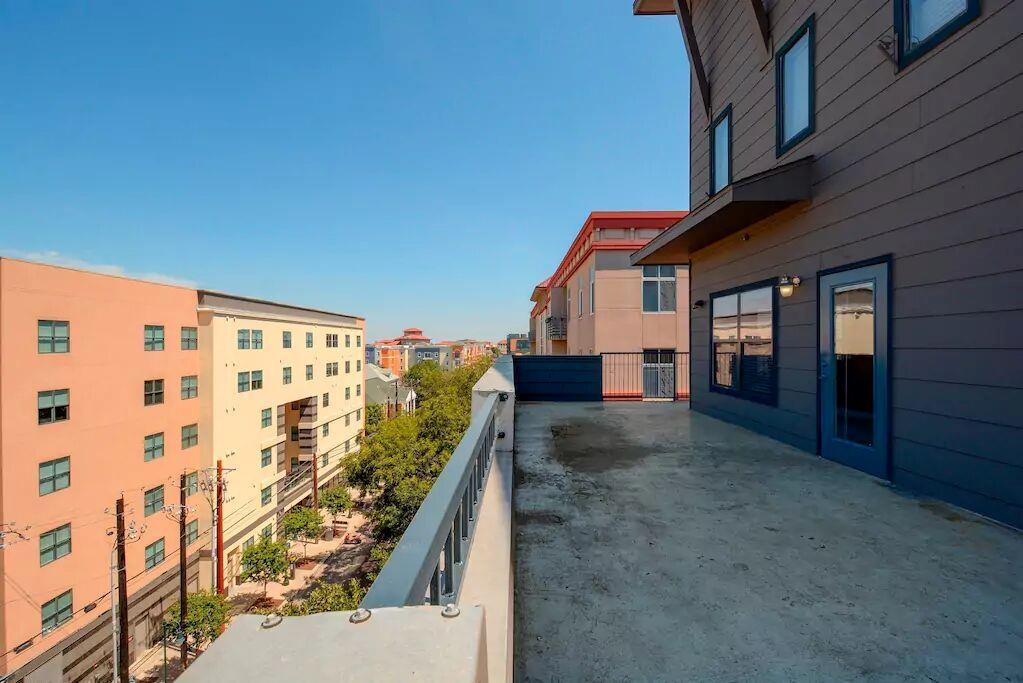 2515 Pearl Austin TX 78705
