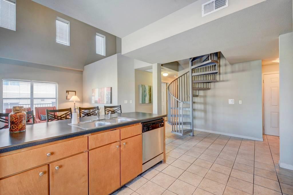 2515 Pearl Austin TX 78705