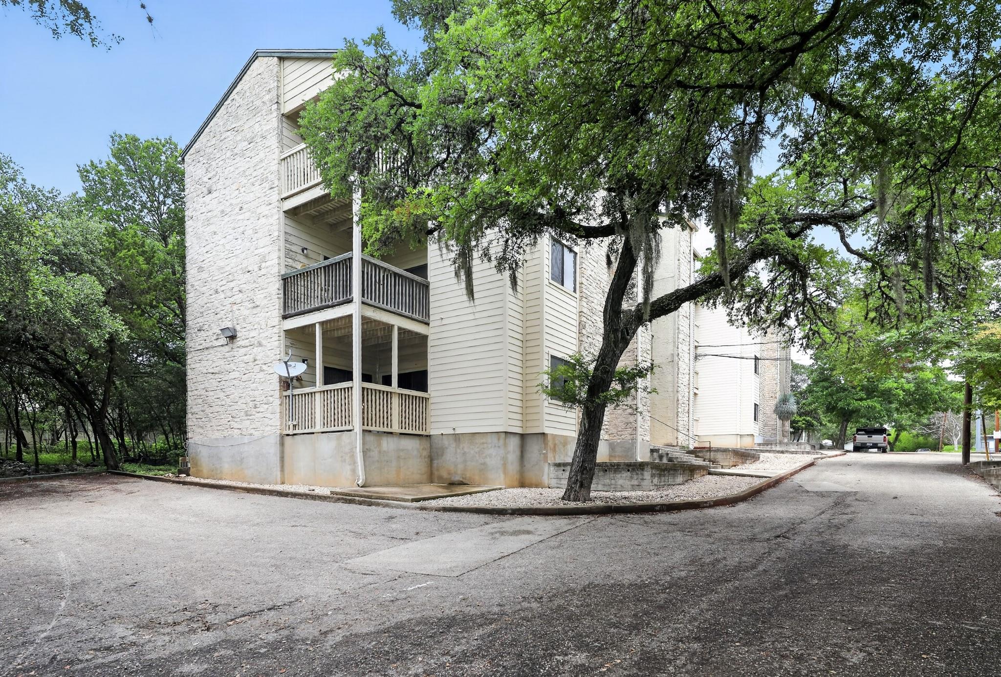 1013 Chestnut Street San Marcos TX 78666