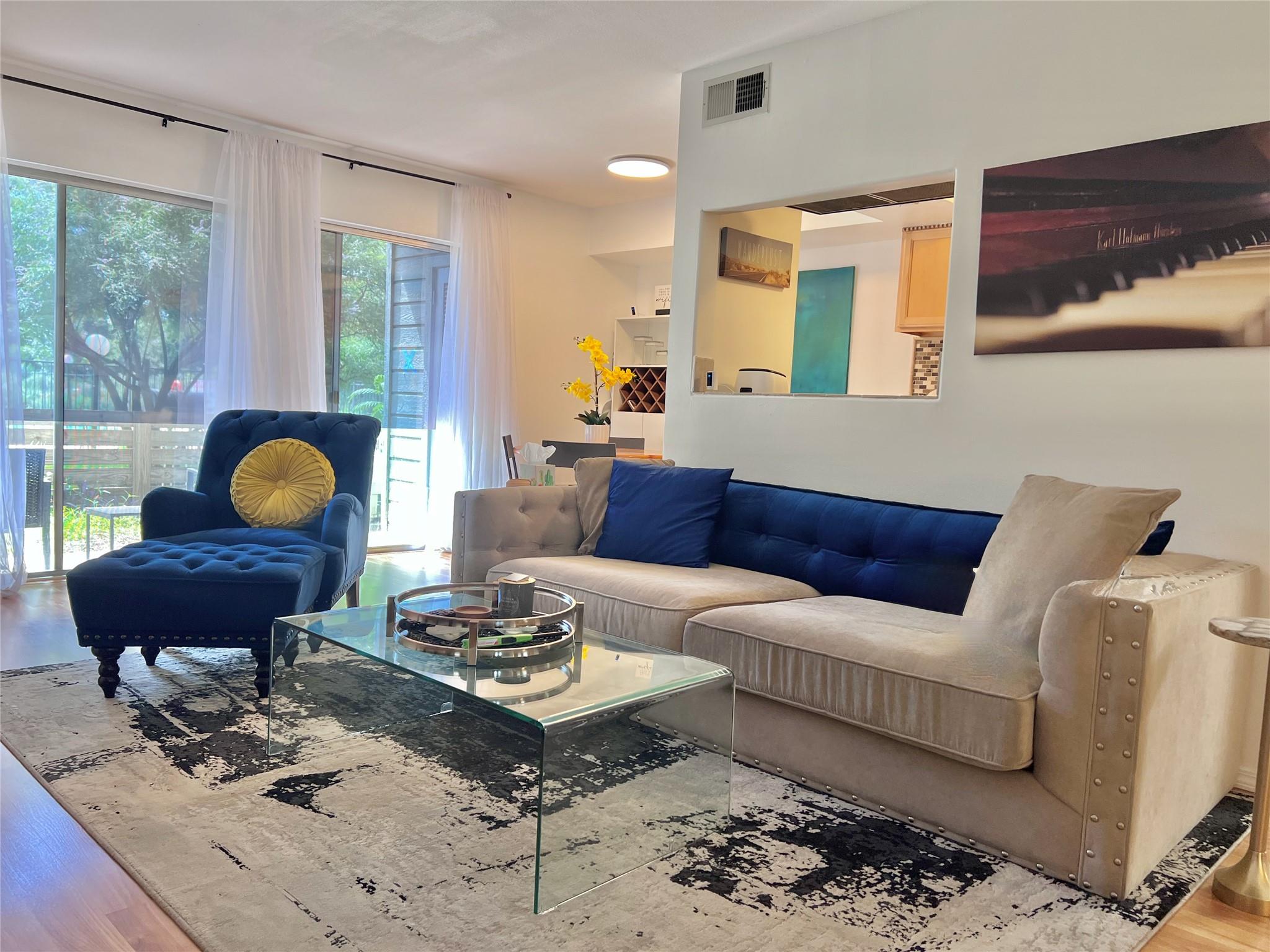 1304 Mariposa #114 Drive Austin TX 78704