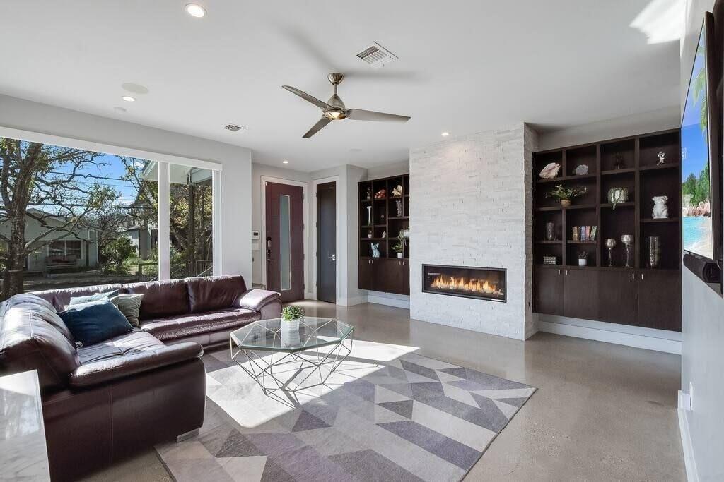 1802 W 10th Street Austin TX 78703