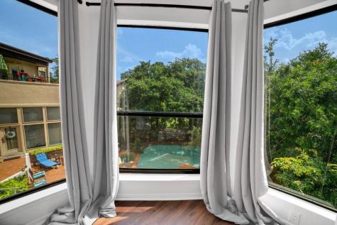 1 Crystal Springs Court The Hills TX 78738