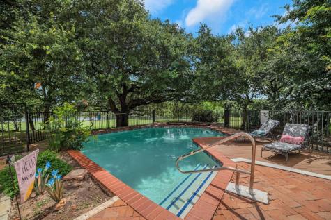 1 Crystal Springs Court The Hills TX 78738