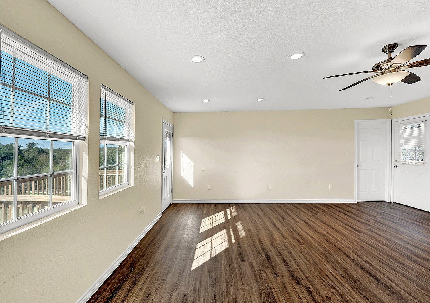 207 Oakwood Loop San Marcos TX 78666