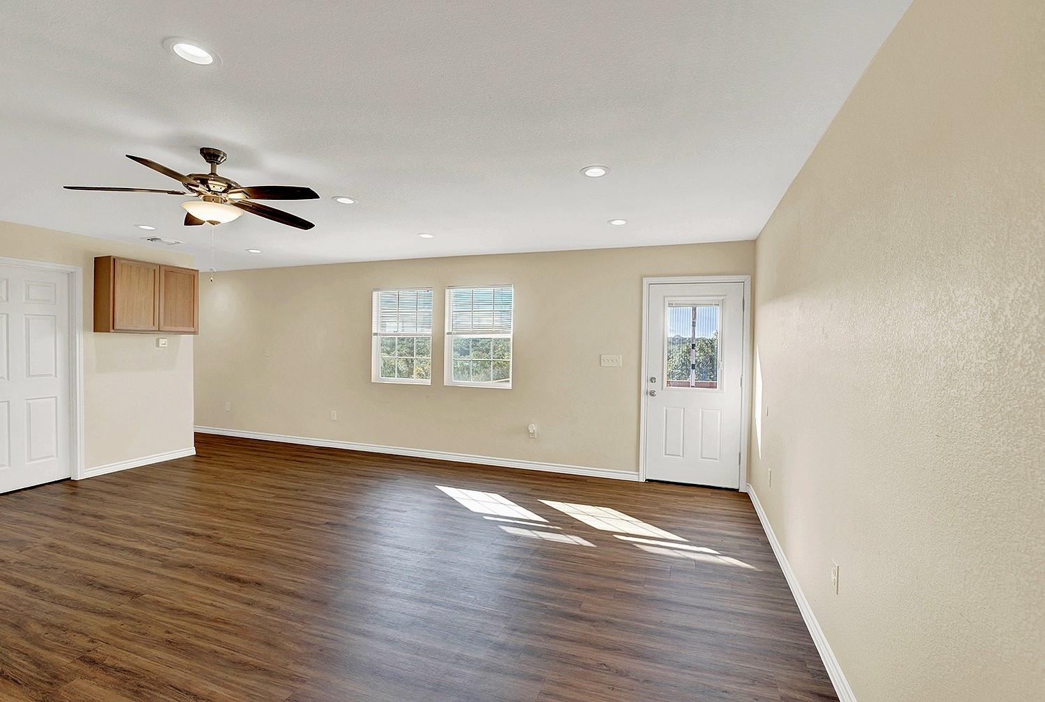 207 Oakwood Loop San Marcos TX 78666