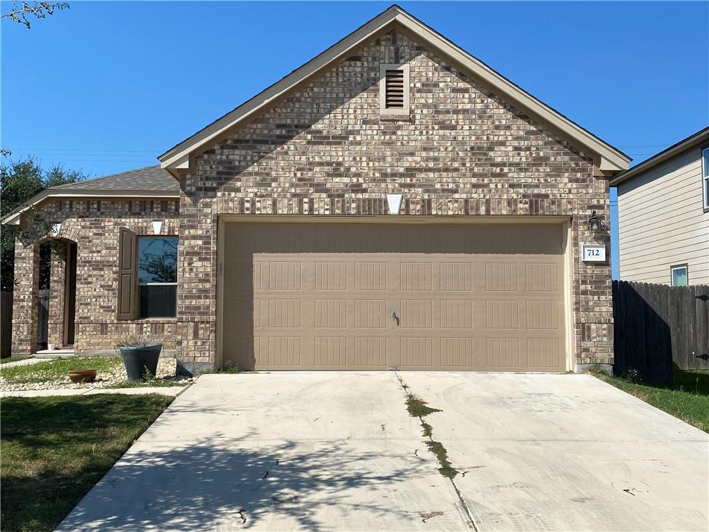 712 Estes Park Taylor TX 76574