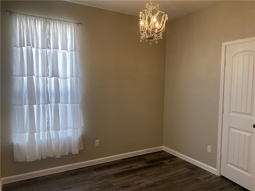 712 Estes Park Taylor TX 76574