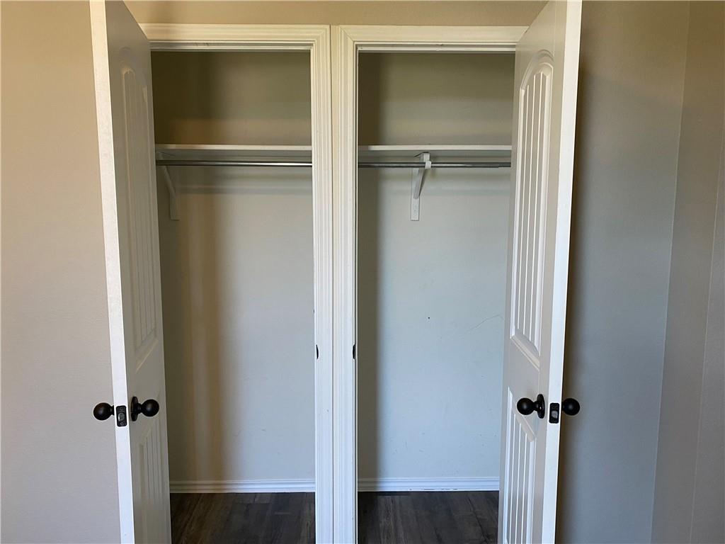712 Estes Park Taylor TX 76574