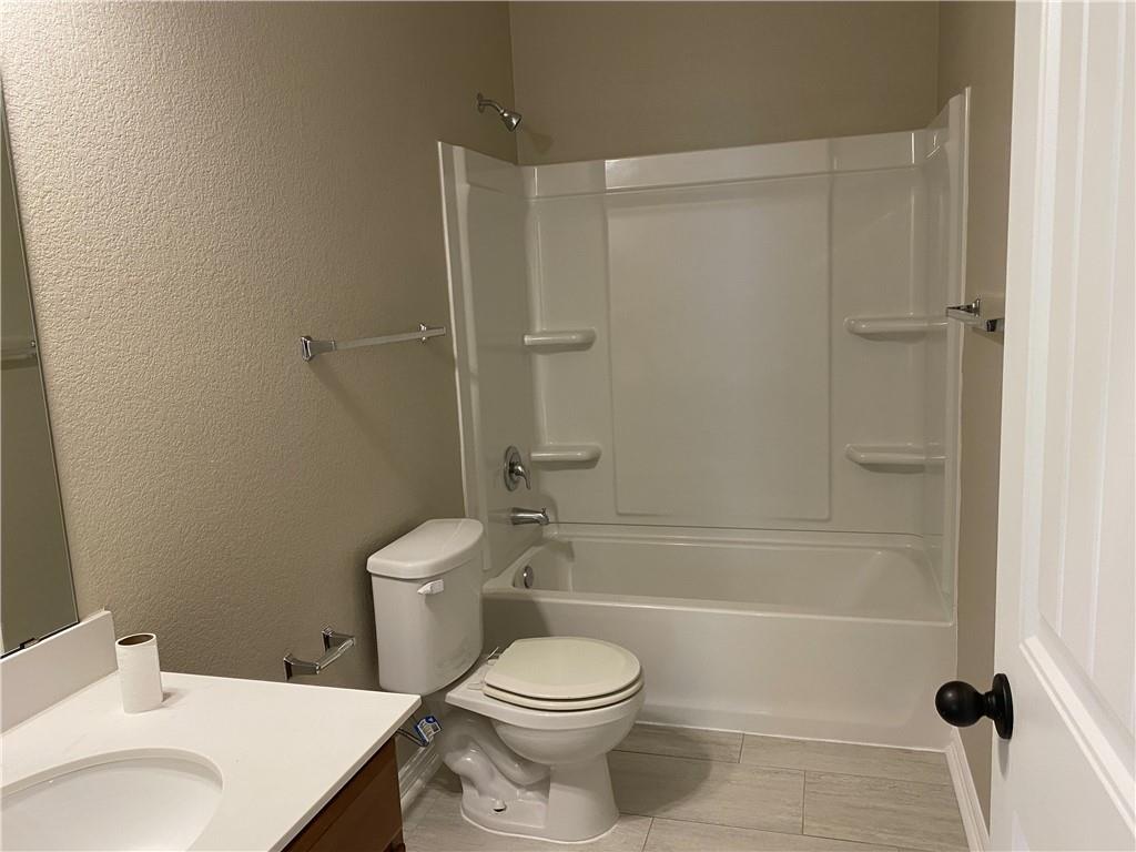 712 Estes Park Taylor TX 76574