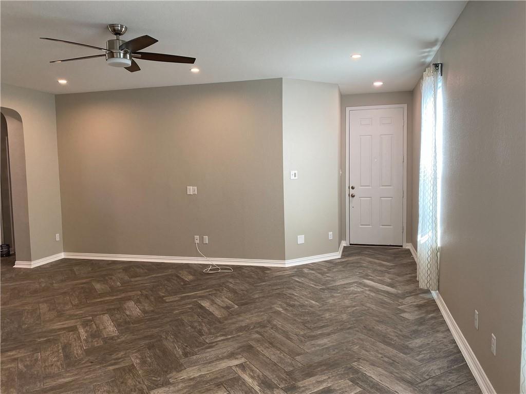 712 Estes Park Taylor TX 76574