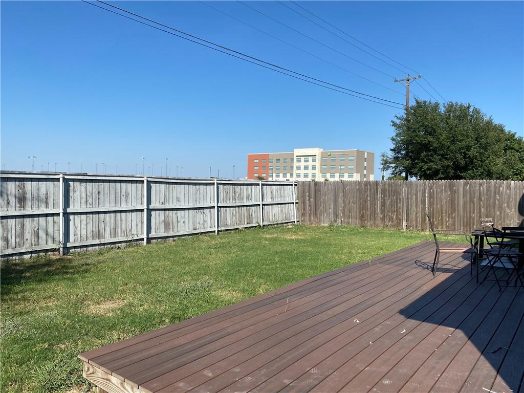 712 Estes Park Taylor TX 76574
