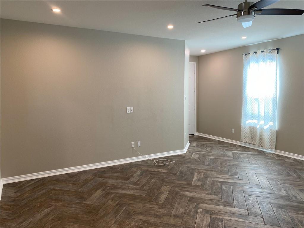 712 Estes Park Taylor TX 76574
