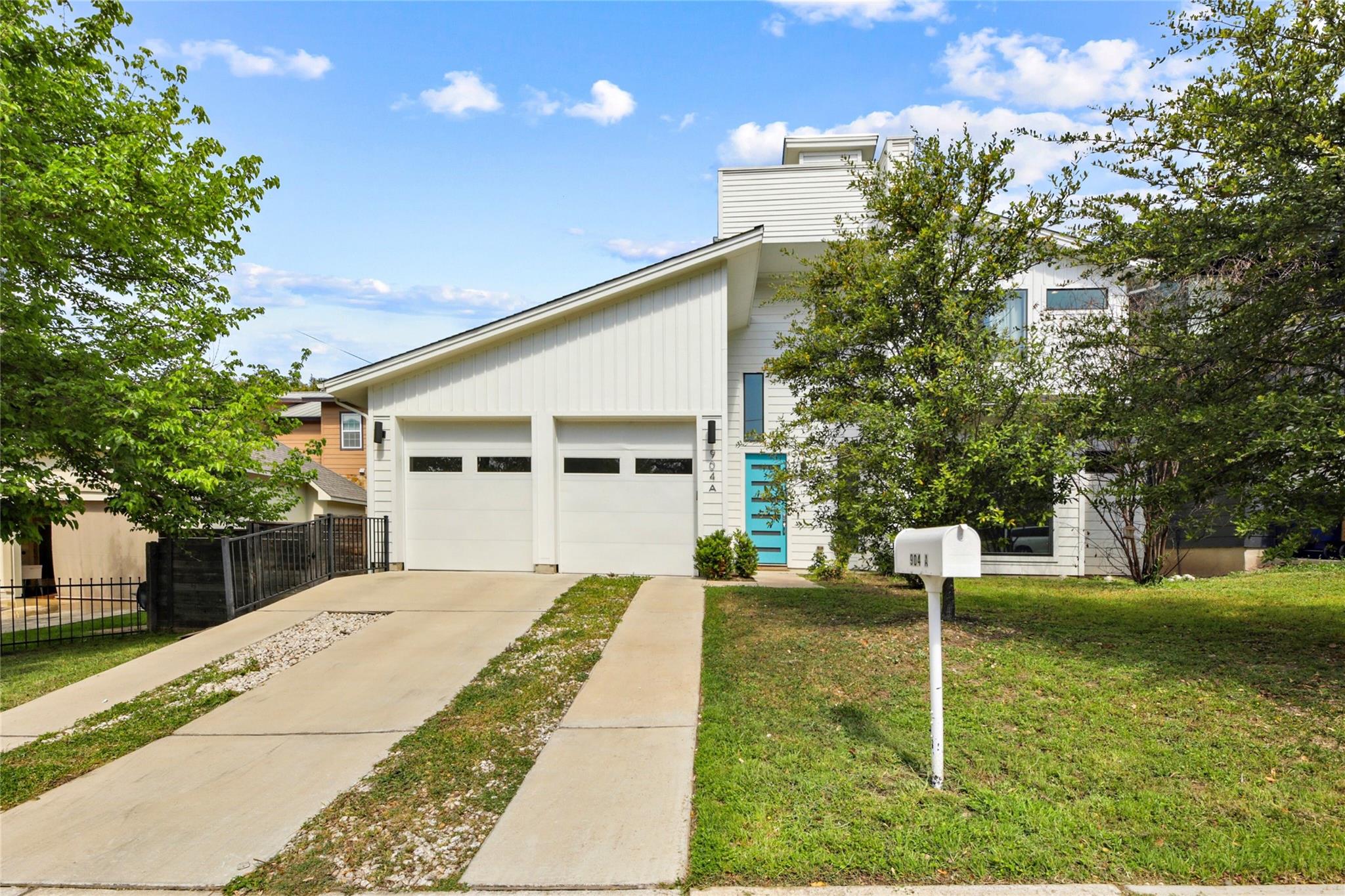904 Catalpa Street Austin TX 78702